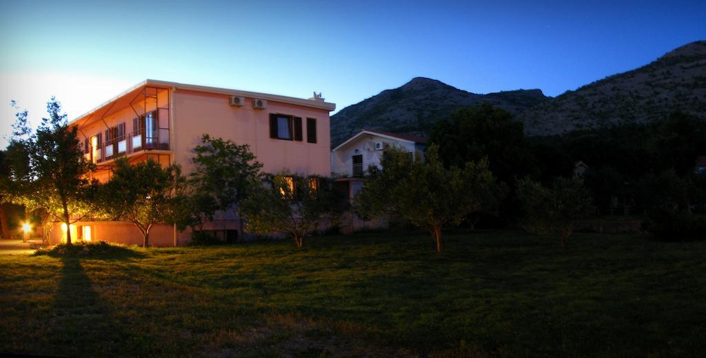 Apartments And Rooms Mare-Monti ستاريغغاد باكلينتسا المظهر الخارجي الصورة