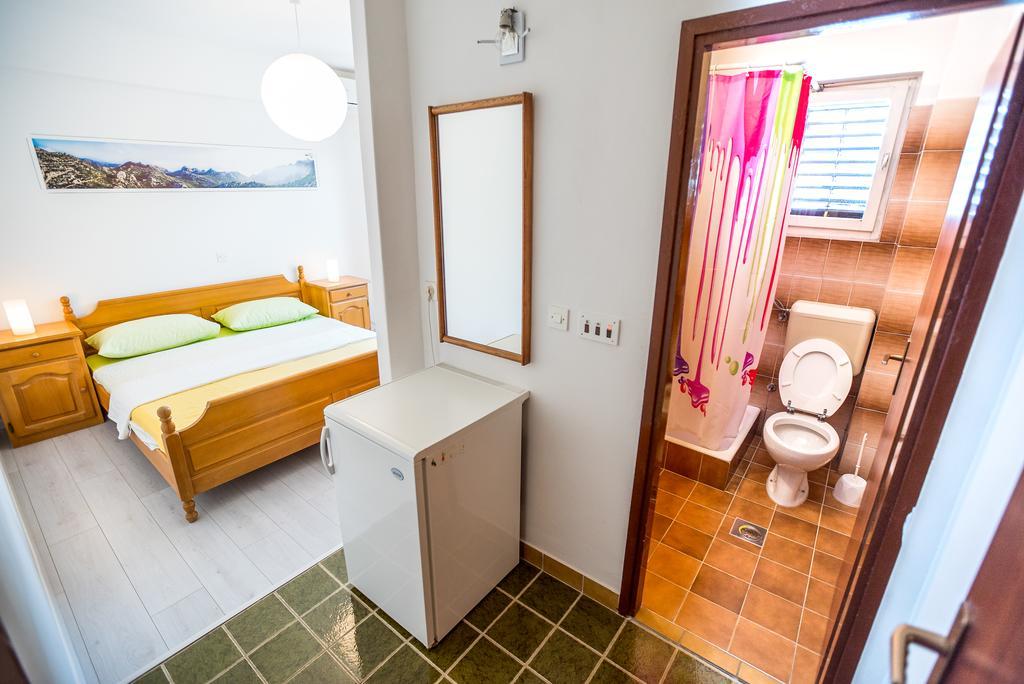 Apartments And Rooms Mare-Monti ستاريغغاد باكلينتسا المظهر الخارجي الصورة