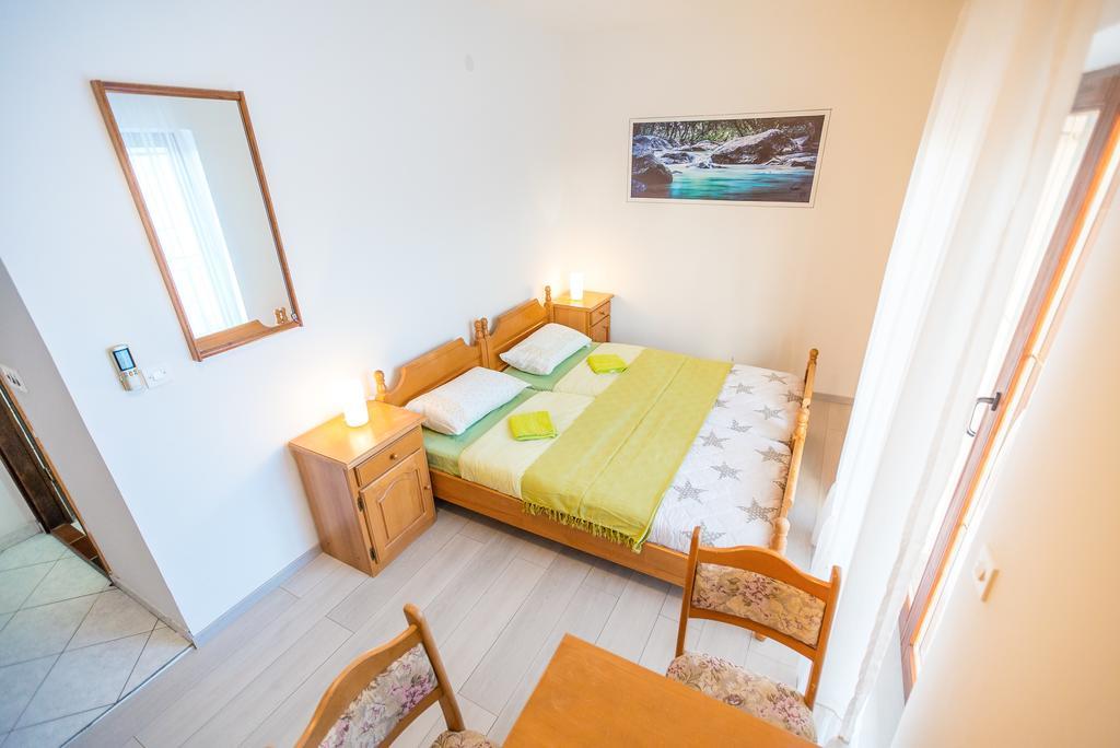 Apartments And Rooms Mare-Monti ستاريغغاد باكلينتسا المظهر الخارجي الصورة